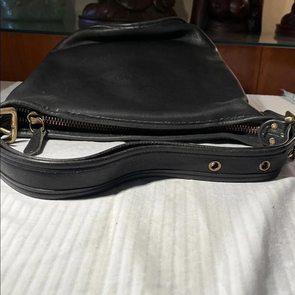 Coach Black Leather Shoulder Bag with Brass Details smoking home - Picture 5 of 12